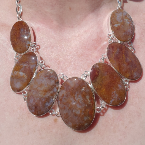 New Oversized Seam Agate Silver Statement Necklace. - Picture 8 of 16